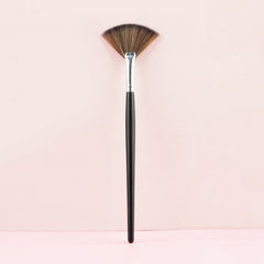 Professional Fan Makeup Brush