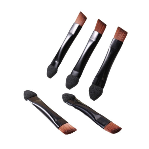 Angled Makeup Brush for Eyebrows and EyelinerPrecision design for natural brow shaping and defined eyeliner application  Disposable: Hygienic single-use format ideal for personal and professional makeup
