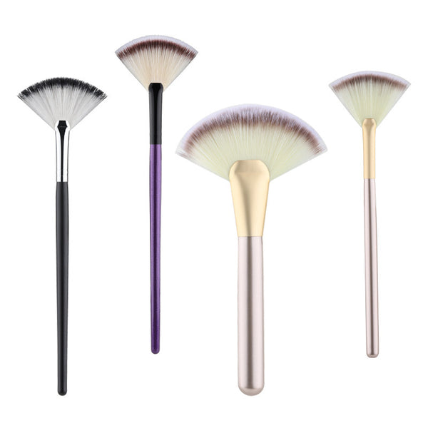 Professional Fan Makeup BrushFan-shaped design - Unique shape for precise application and even coverage  Soft fiber bristles - Gentle on skin, ideal for sensitive areas