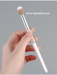 Eyeshadow Blending Brush Detail Brush for Nose Contouring Face Highlighter Brush Detail Brush