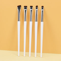 Flat Head Brushes Suitable for Eye Makeup, Eyebrow Detailing, Concealer Application with Foundation and Concealing Cream Beauty Brushes